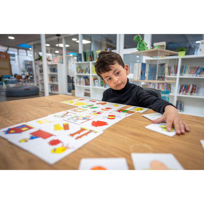 Jeu Éducatif Resulta - Développement des Compétences Linguistiques et Logiques