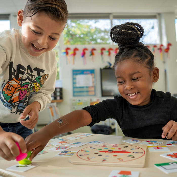 Jeu 8 Émotions Educo Enfant 3 ans - Roue des Sentiments