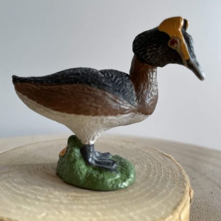 Figurine Grèbe Cornu - Maia and Borges : L'Oiseau Aquatique Élégant et Unique | LesMinis.fr