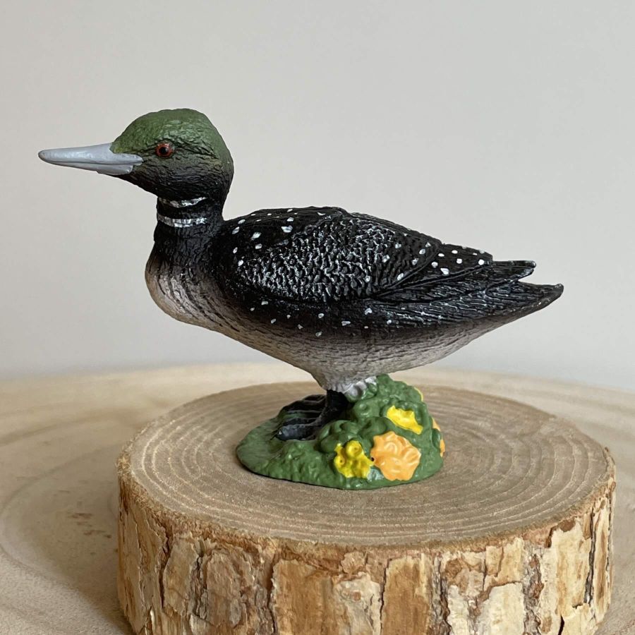 Figurine Plongeon Imbrin - Maia and Borges : L'Oiseau Aquatique Énigmatique et Robuste | LesMinis.fr