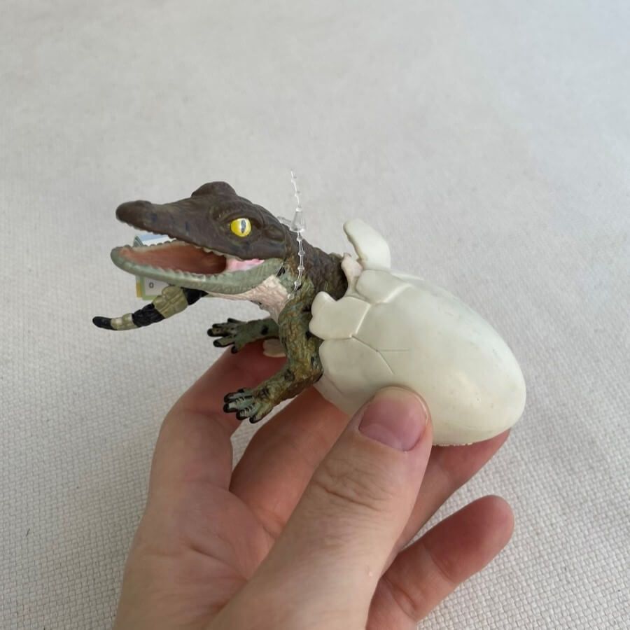 Figurine Crocodile naissant Safari Ltd | Scène de naissance détaillée