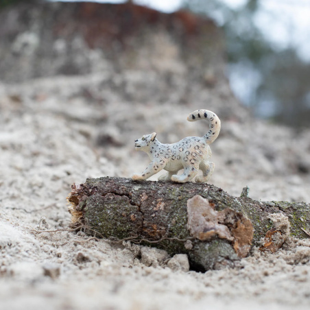 Figurine Bébé Panthère des Neiges Safari Ltd | Petit Félin de l'Himalaya | Jouet Éducatif