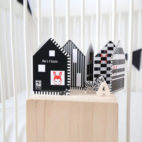 Livre contrasté "Aki's House" | Rouge et noir pour bébé 2 mois+ | Montessori tummy time | lesminis.fr