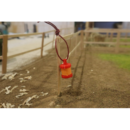 Jouet à friandises pour figurines de chevaux - Box et paddock 2