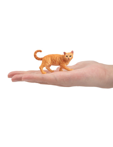 Figurine chat tigré orange en marche Toymany