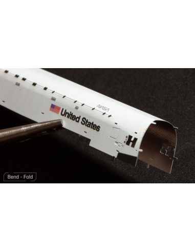 Navette Atlantis Metal Earth couleur sur socle, maquette 3D sans colle (14+)