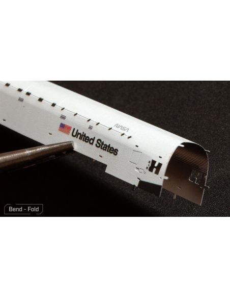 Navette Atlantis Metal Earth couleur sur socle, maquette 3D sans colle (14+)