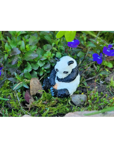 Figurine Bébé Panda Géant endormi - ToyMany ML00358