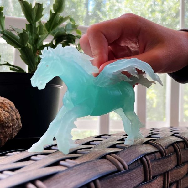 Figurine cheval d'eau Safari 110562 - Kelpie phosphorescent