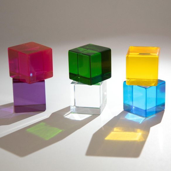 Cubes de perception TickiT, 8 cubes acrylique colorés | LesMinis