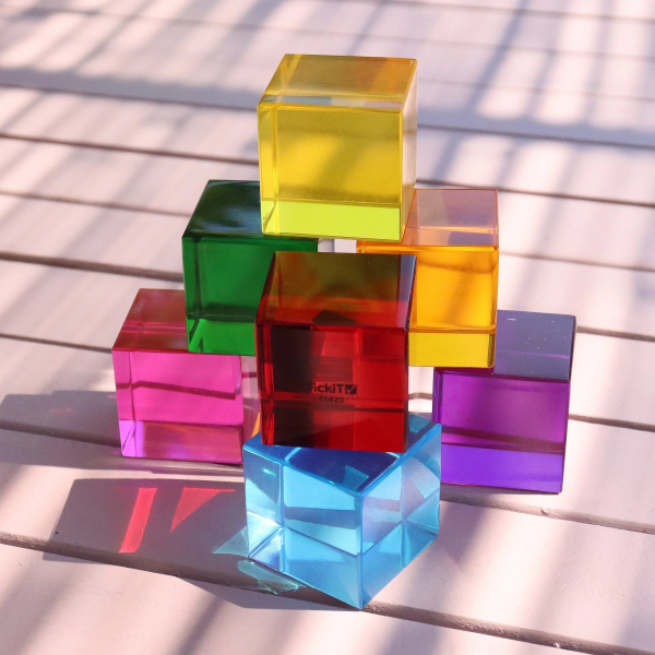 Cubes de perception TickiT, 8 cubes acrylique colorés | LesMinis