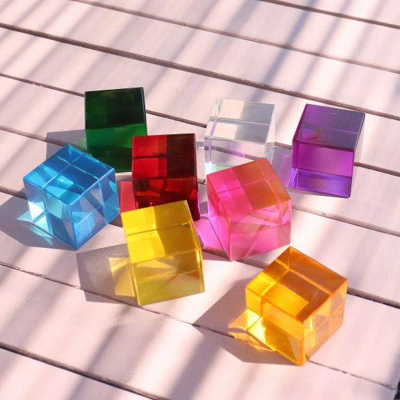 Cubes de perception TickiT, 8 cubes acrylique colorés | LesMinis