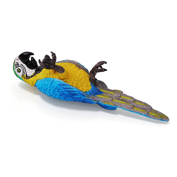 Figurine ara bleu et jaune couché sur le dos ToyMany