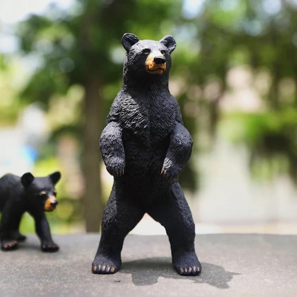 Ours noir d’Amérique dans son habitat naturel  figurine ours noir debout